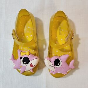 Mini Melissa Ultra Girl (Toddler Girl's 8) Yellow and Pink Shark Mary Jane Shoes